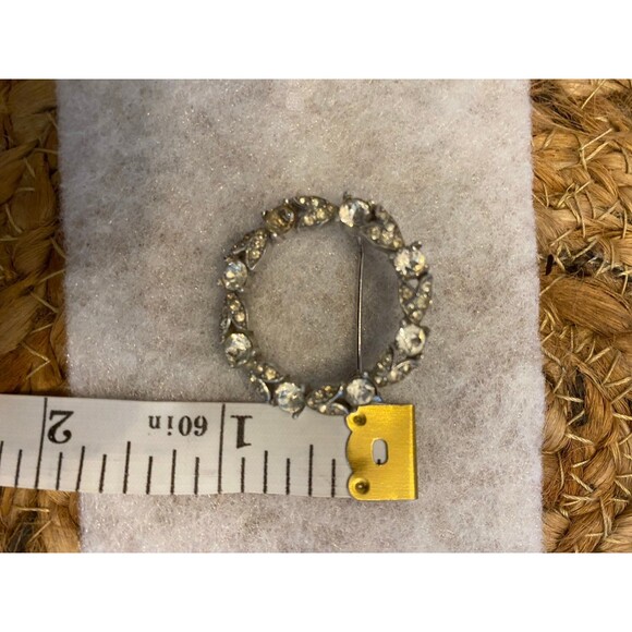 Vintage Crown Trifari Rhinestone Circle Wreath Pin Brooch Patent 151914 - Picture 9 of 9